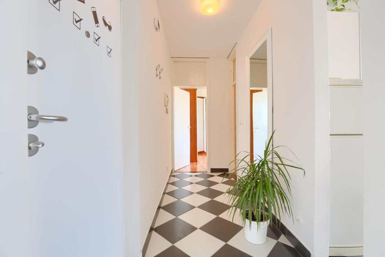 Vedrana Apartment *